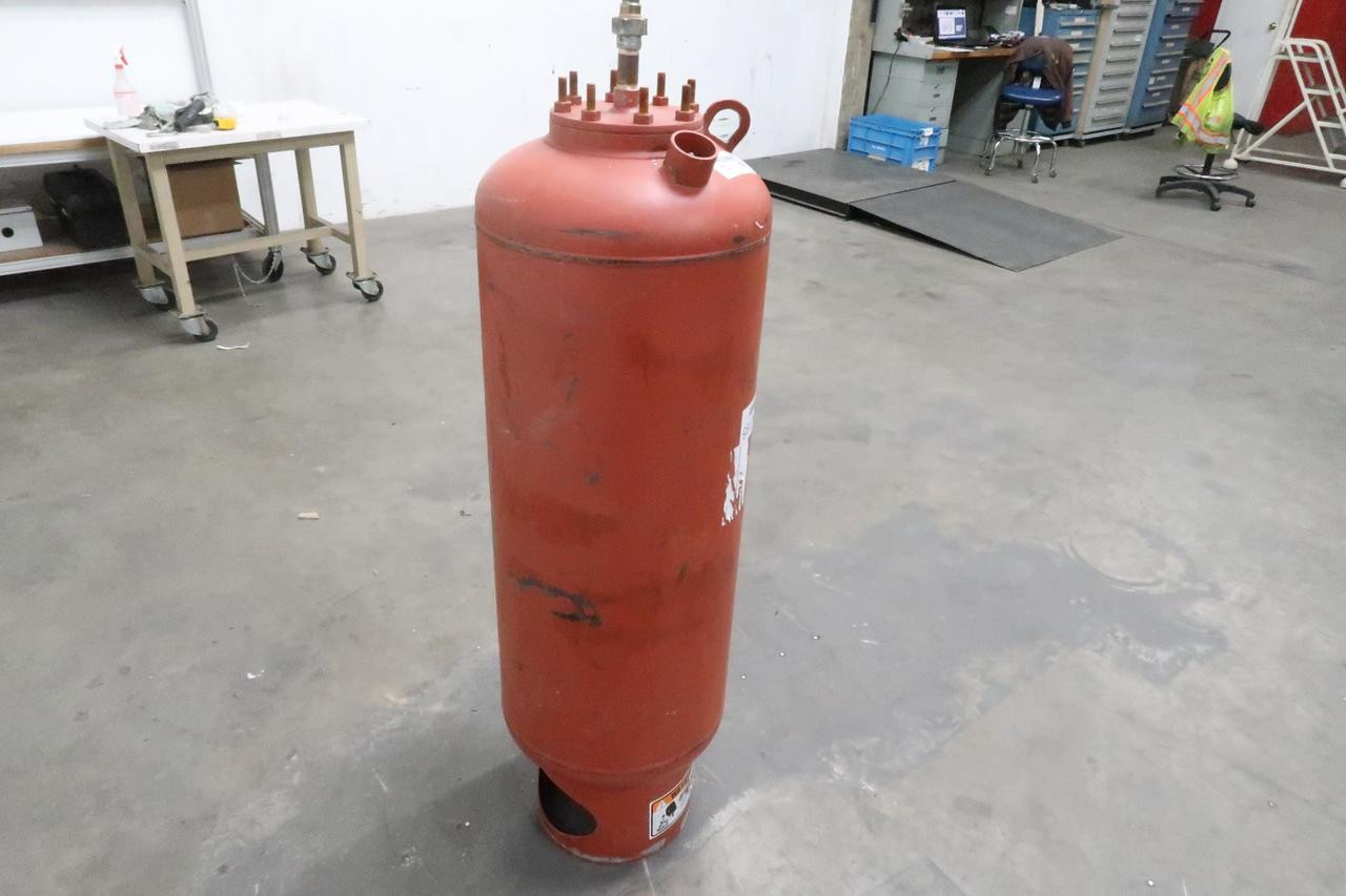 Taco PAX 130150 Commercial Expansion Tank 151/2 In Diam 40 In L
